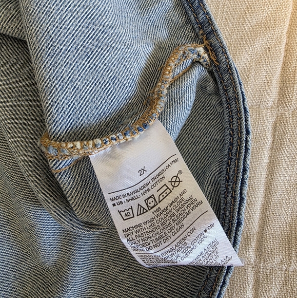 NEW Cropped Button Up Denim Vest 2X - Picture 6 of 8